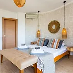 3 Bedroom Luxury In Βίλα *