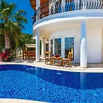 3 Bedroom Luxury In Βίλα