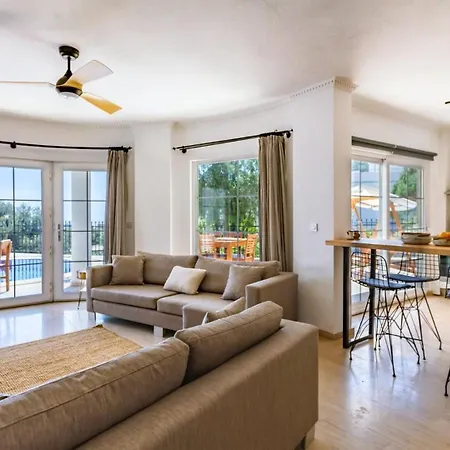 3 Bedroom Luxury In Villa *
