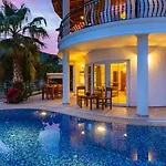 3 Bedroom Luxury In *
